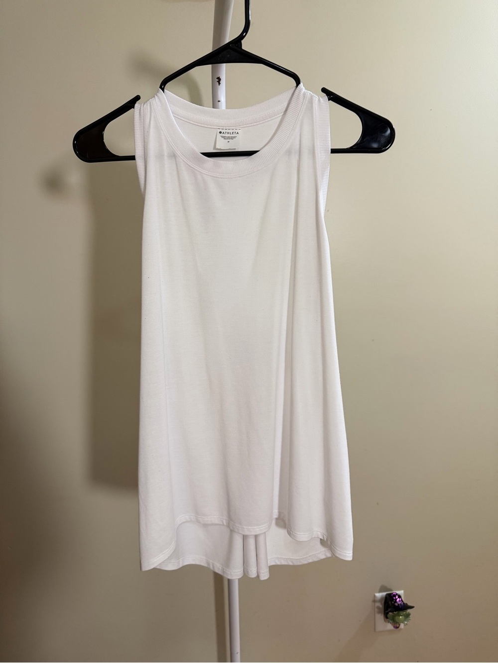 Athleta Size M women’s White Flowy Muscle Tank